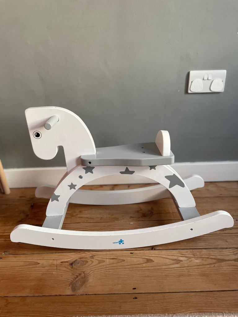 Rocking horse in wood 