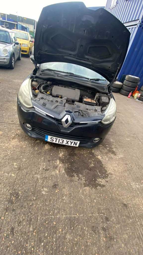 renault clio 2015 breaking parts 