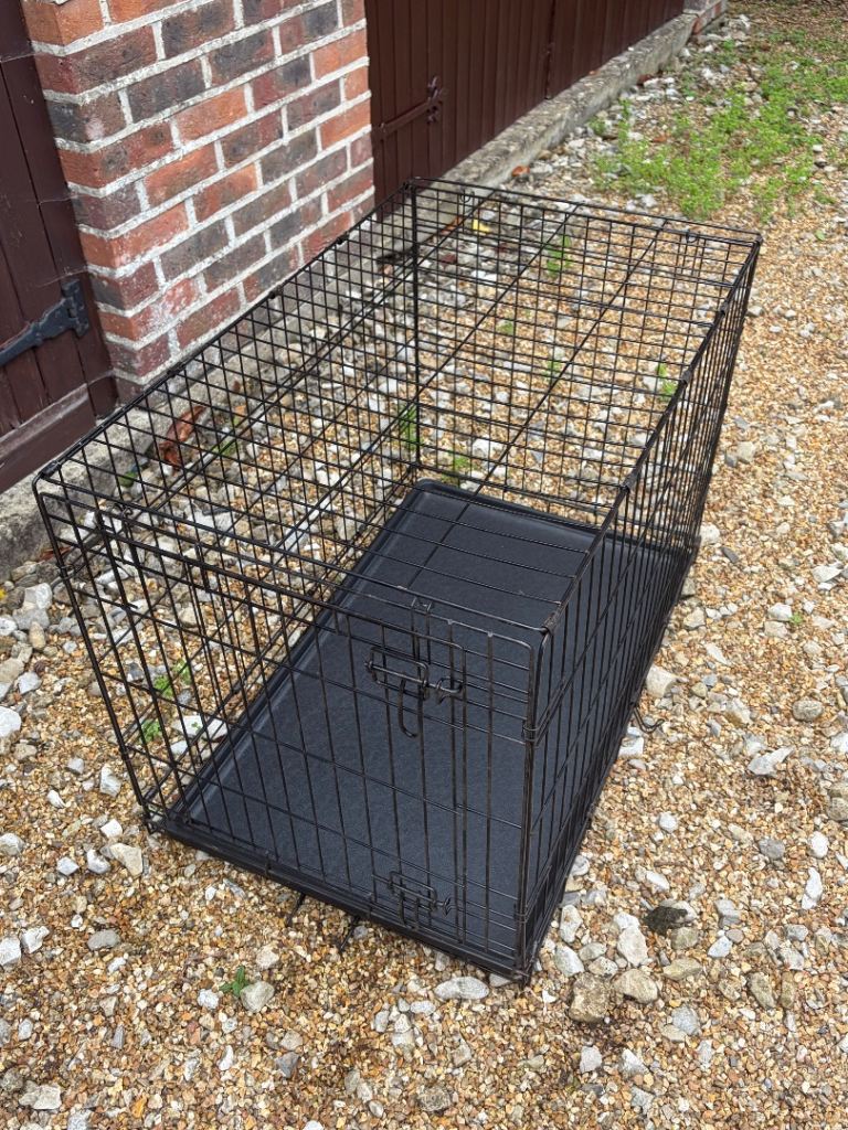 Medium dog crate 