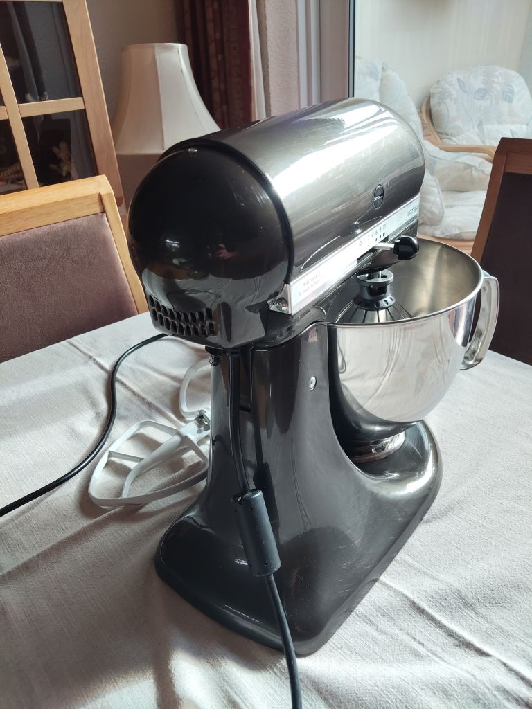 Kitchen Aid Artisan Mixer 