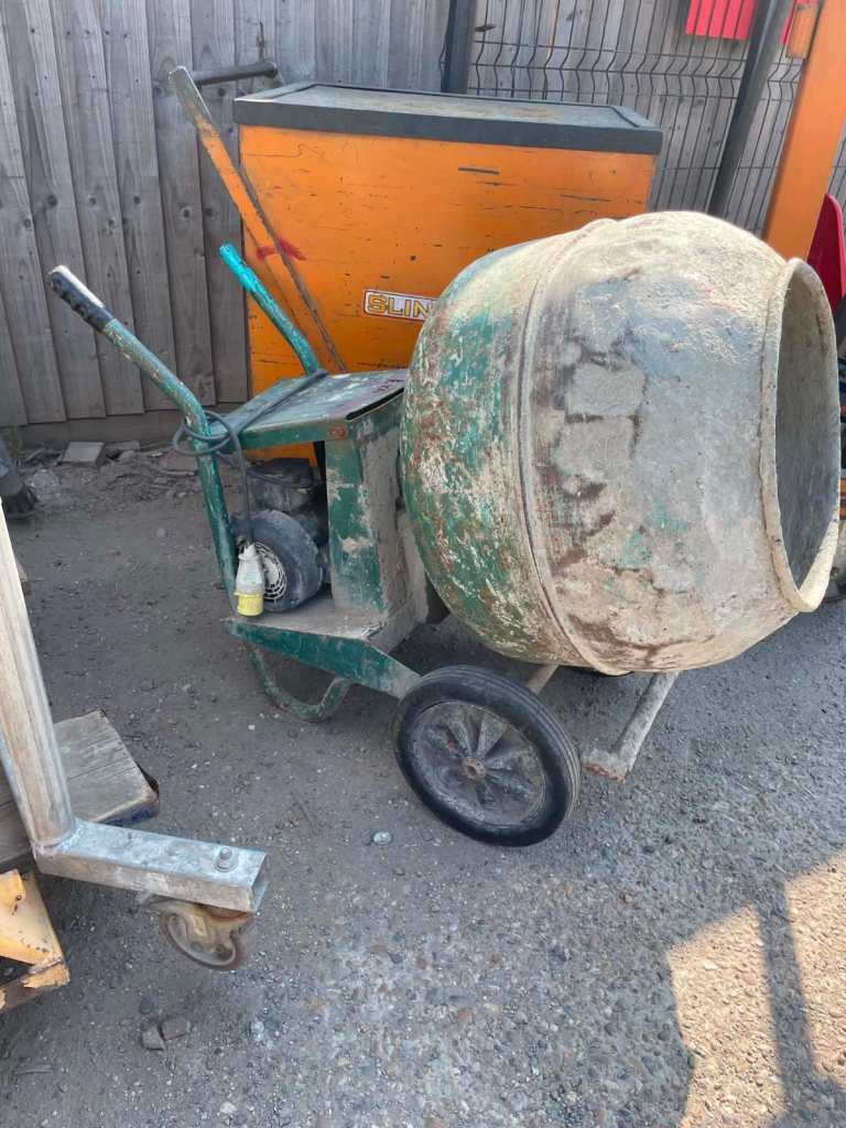 Secondhand Mac Allister 240v Electric Cement Mixer