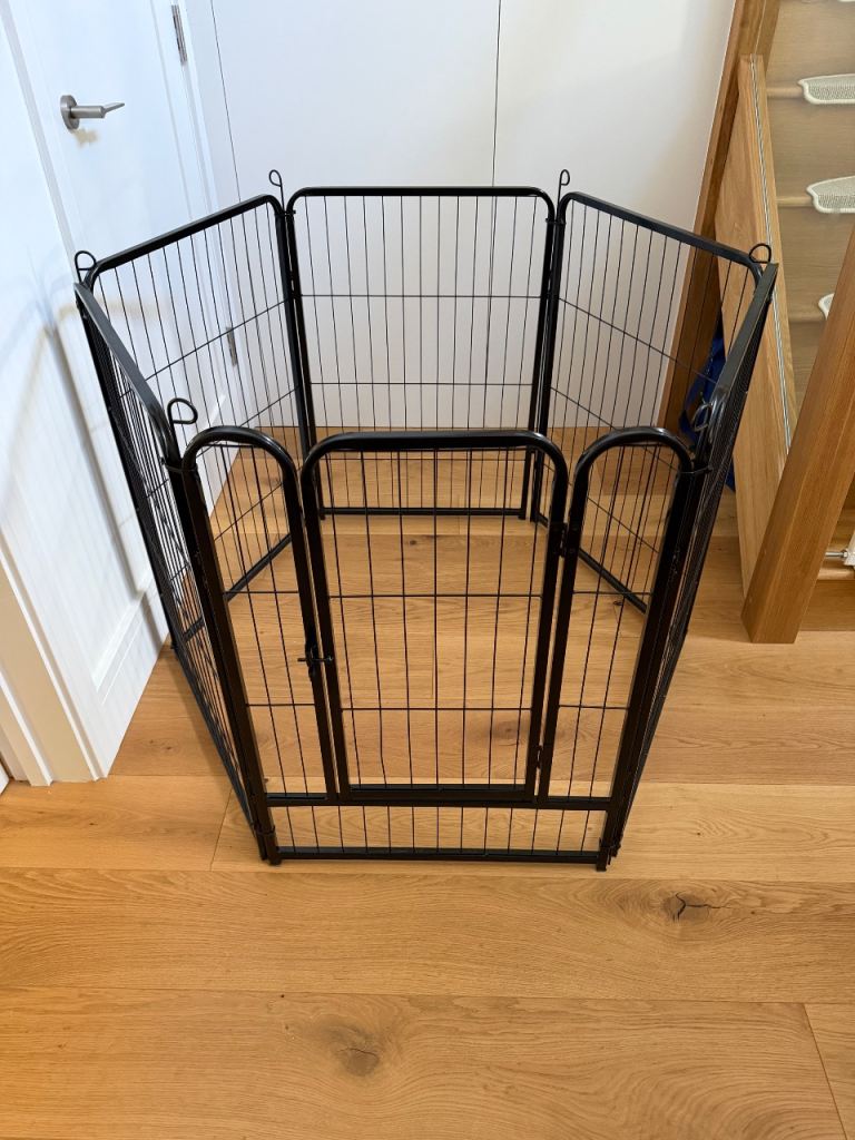 8 Panel Heavy Duty Puppy/Dog Playpen with Gate & Waterproof Ground Mat – Excellent Condition
