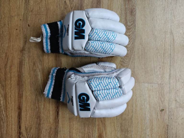 image for GM Gunn & Moore Youth RH Batting Gloves 