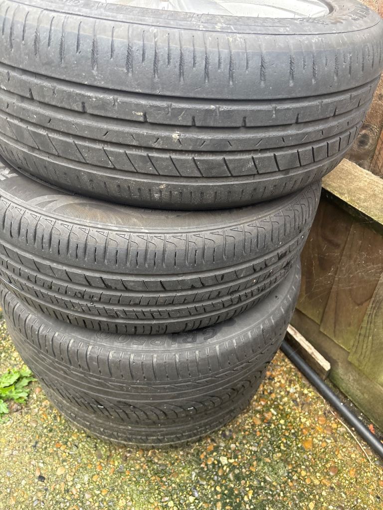 Vw golf original tyres and rims 5x112