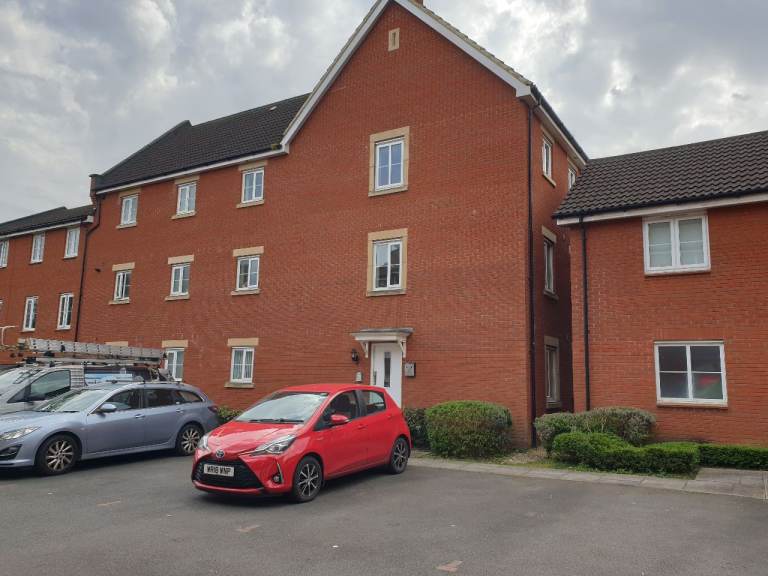 2 Bed Flat to Rent in St George