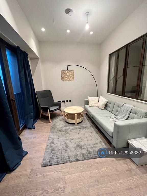1 bedroom flat in Dock East Apartments, London, E14 (1 bed) (#2958382)