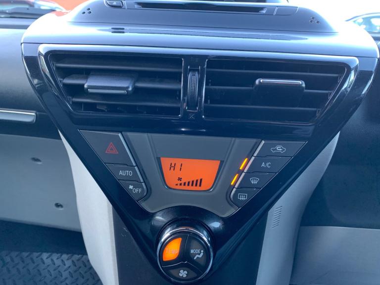2012 Toyota IQ 1.0 VVT-i 2 Hatchback 3dr Petrol Manual Euro 5 1 OWNER FULL