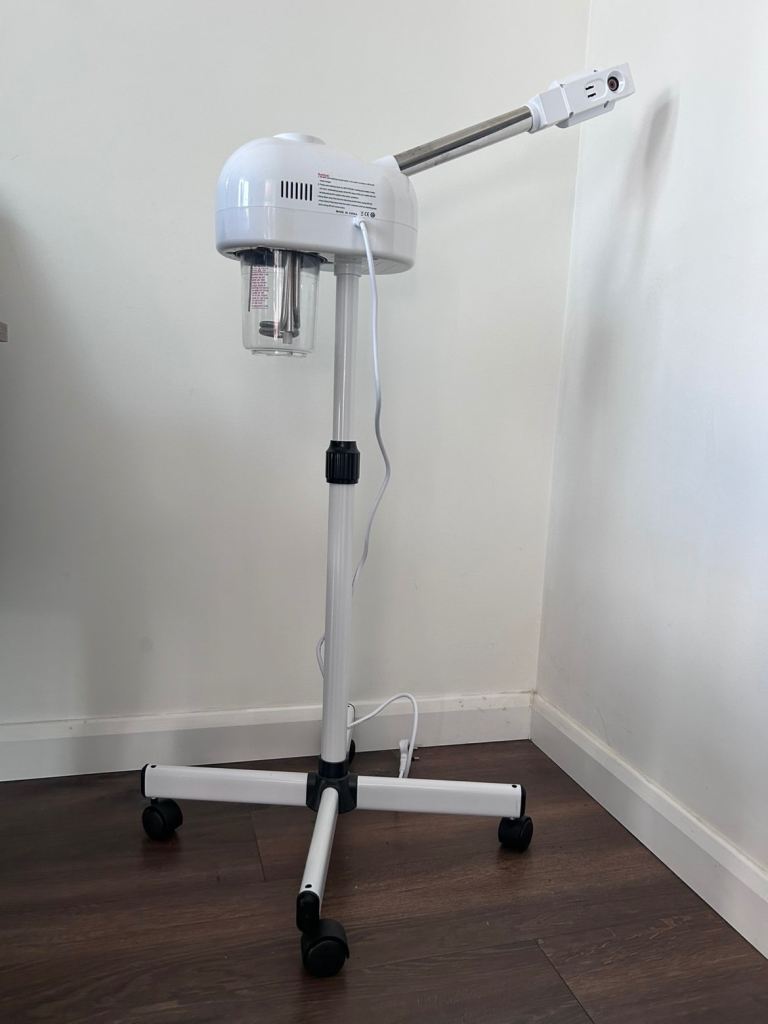 Facial Steamer with Adjustable Stand - Excellent Condition