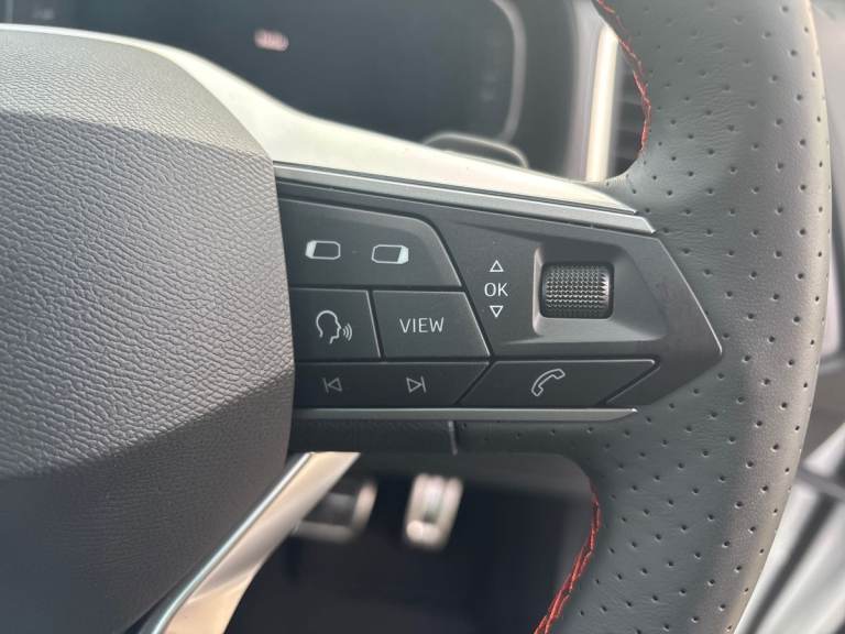 2025 SEAT Ateca 1.5 TSI EVO FR Black Edition 5dr DSG Estate PETROL Automatic