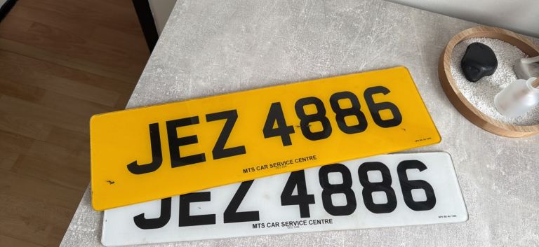 Private number plate JEZ 4886