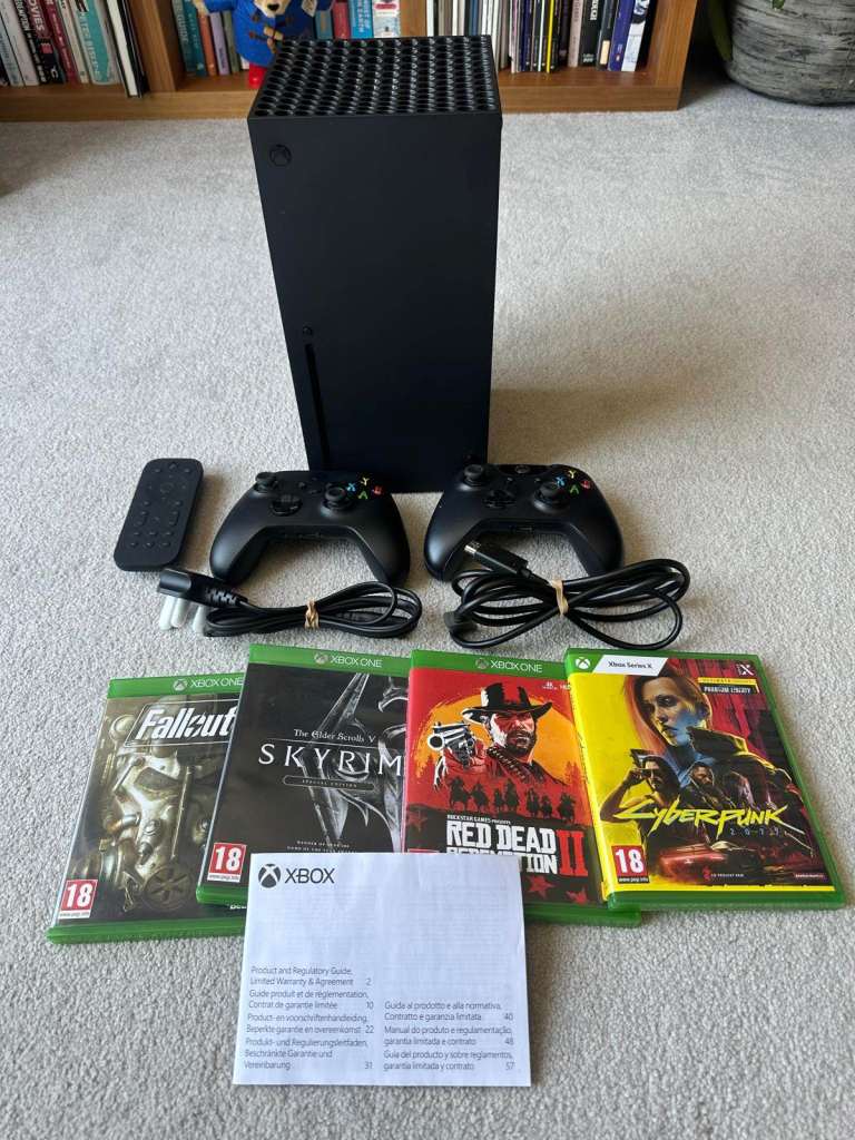 Xbox Series X 1TB Boxed - 2 Controllers, Media Remote and 4 Games
