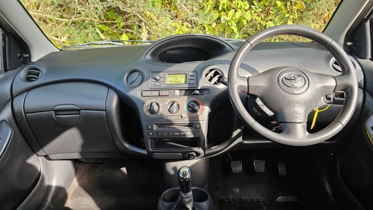 2005 Toyota Yaris 1.3 VVT-i Colour Collection 5dr HATCHBACK Petrol Manual