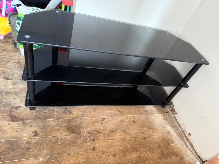 FREE TV STAND 