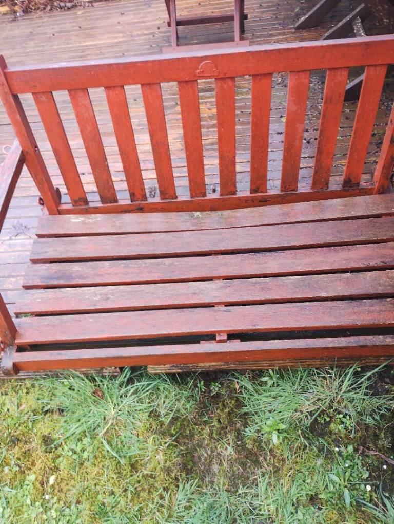 Swing bench seat hardwood no frame but has the chains to hang it