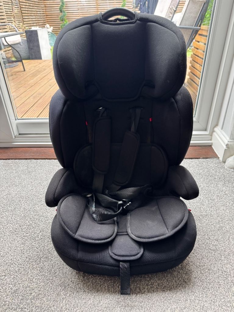 Black Baby Car Seat with Harness – Good Condition