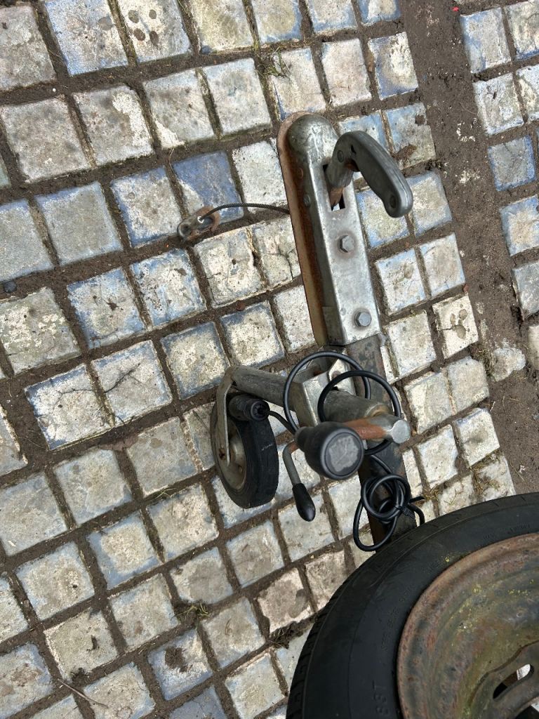 Motorcycle trailer for 3 motocross bikes