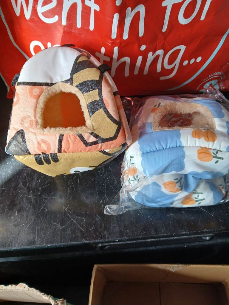 2 pet houses hamster / rat / mouse