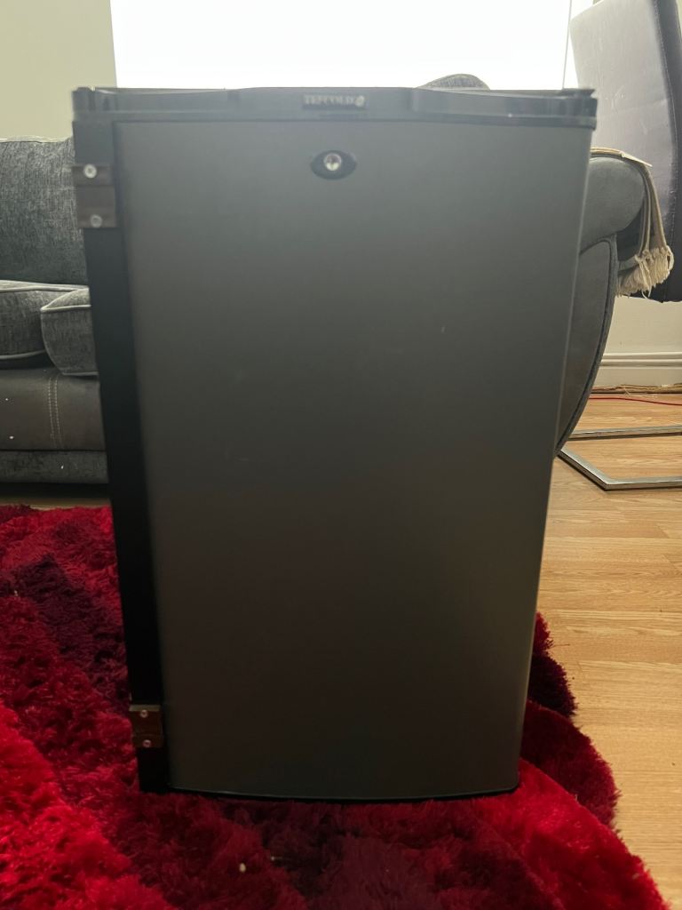 Tefcold undercounter mini bar fridge