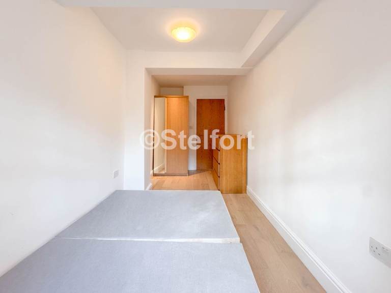 3 bedroom flat in St. John's Grove, London N19