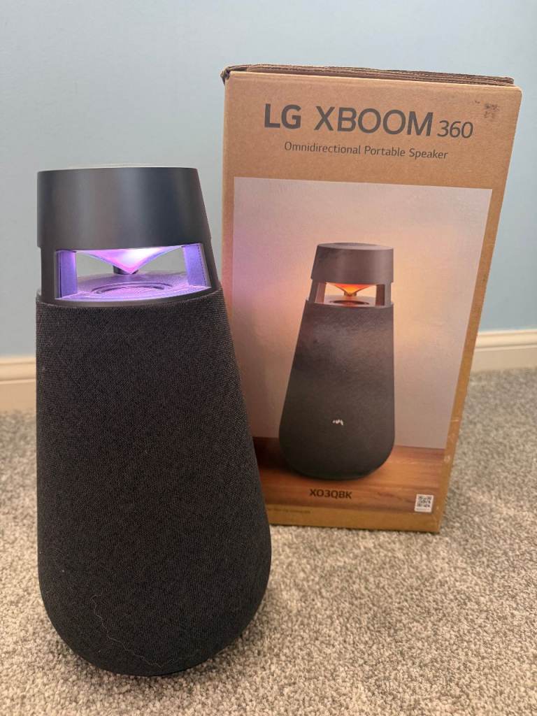 LG XBOOM XO3 Bluetooth Speaker - 360 sounds - Lightning - Excellent Condition - Boxed