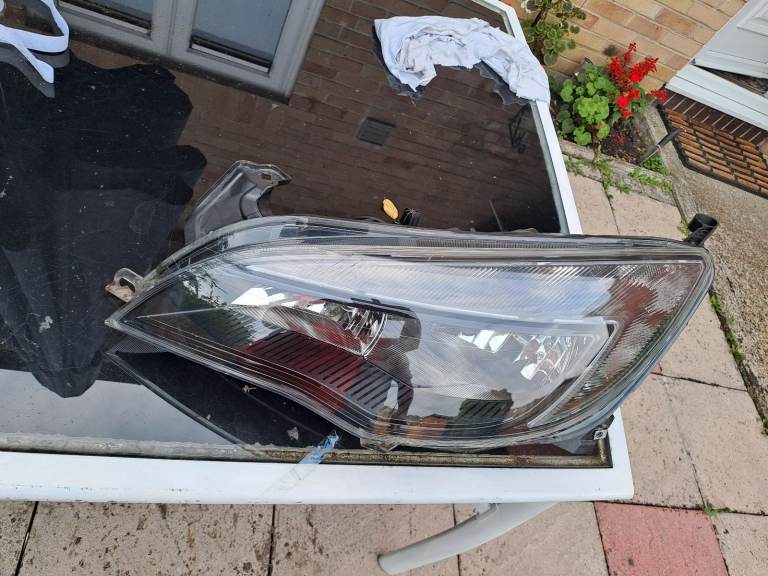 Driver side vauxhall astra 2014 Led headlight 