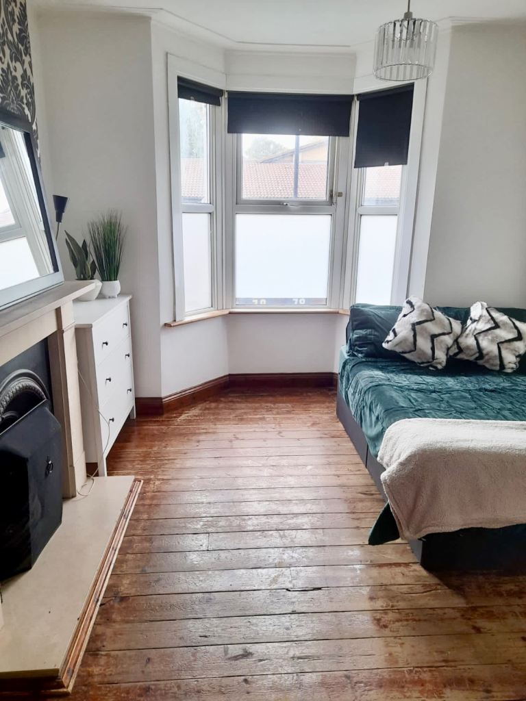 *** Double Room Address: Croyland Road, Edmonton N9