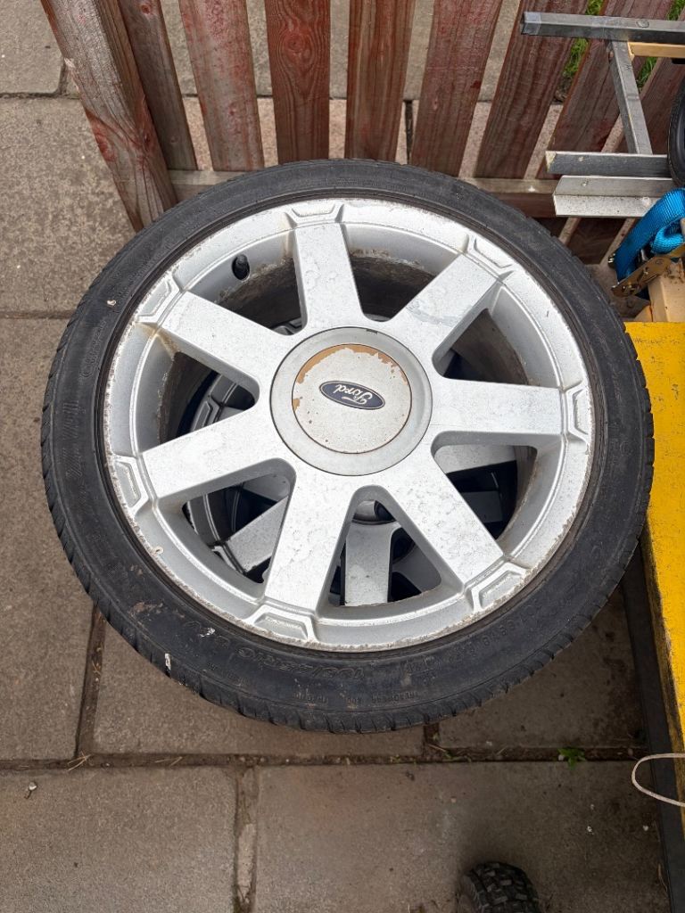 16” Ford Fiesta alloy wheels and tyres 195/45/16