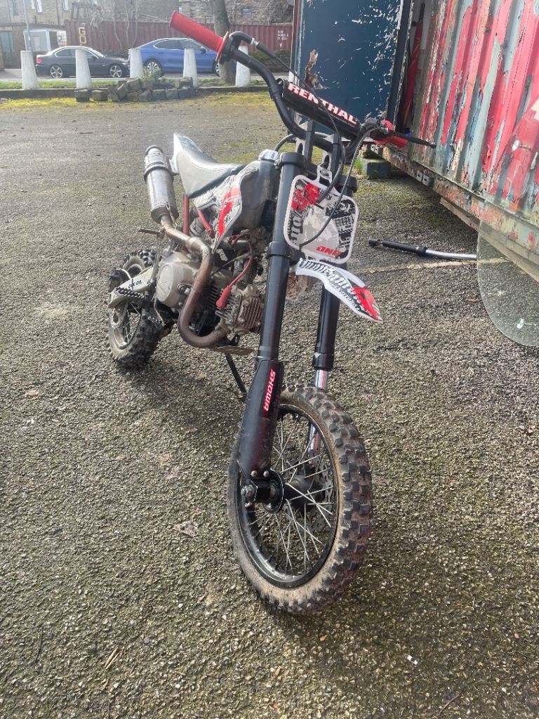 Pit bike