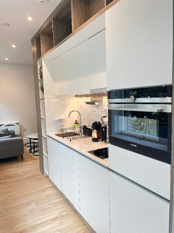 Studio Apartment Near Heathrow Airport Terminal 4 - Short/Mid/Long Stays