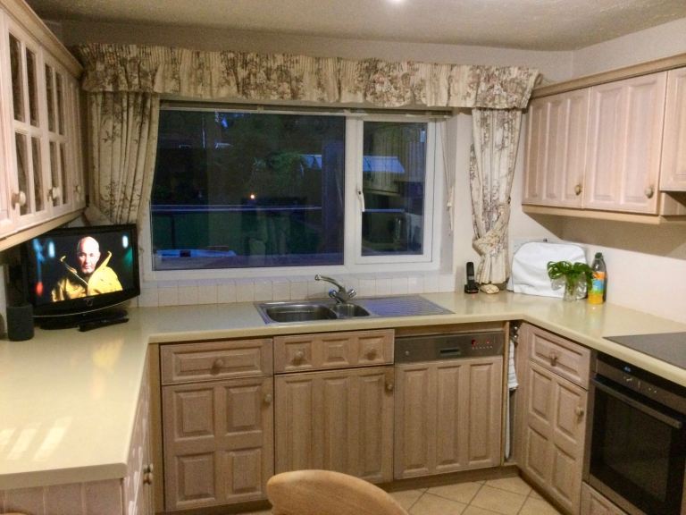 Complete Kitchen units and appliances 
