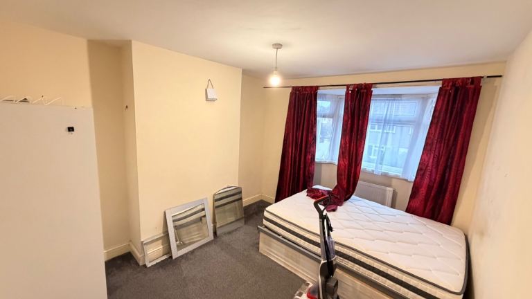 Double room for Available 