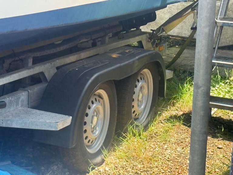 BOAT TRAILER FOR 23 FOOT BOAT