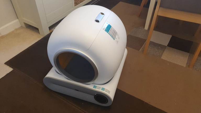 Self-Cleaning Cat Litter Tray (Like new)