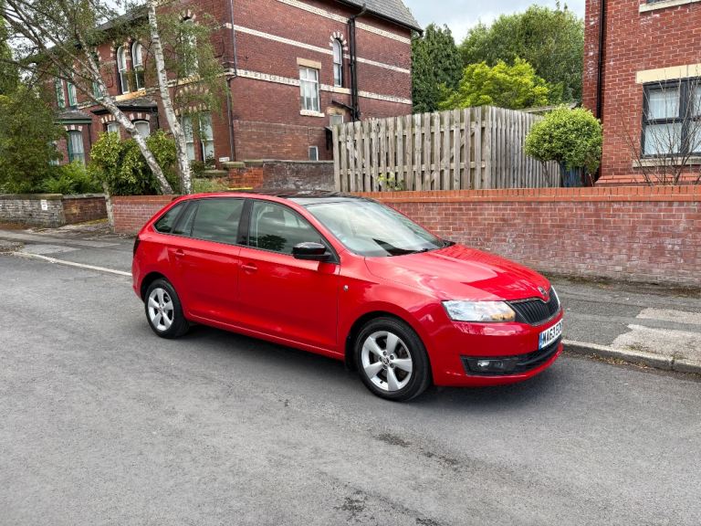 Skoda Rapid Spaceback 1.6 TDi SE, 46k, £35 Road Tax, Panoramic Roof, Parking Sensors, Cruise Control
