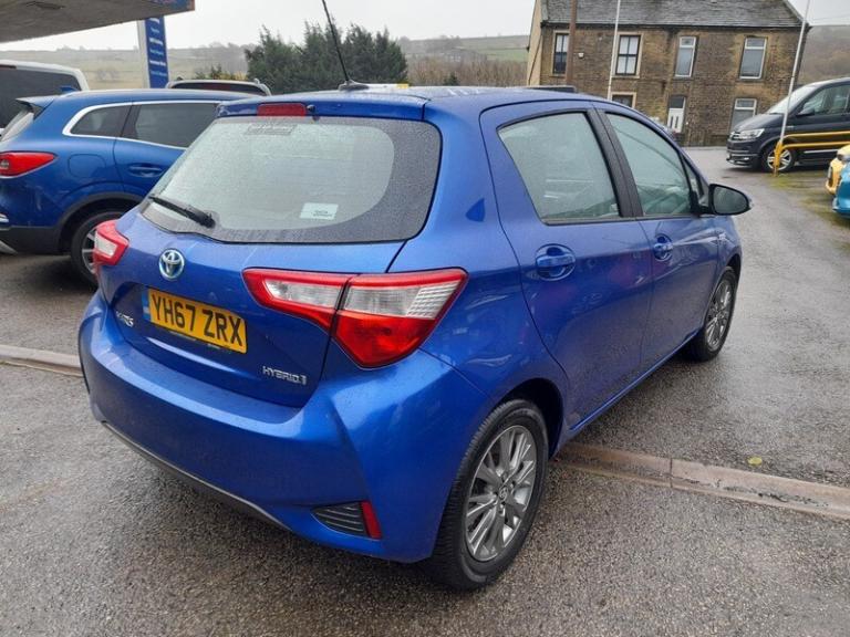 Toyota Yaris VVT-I ICON TECH +nav + camera, AUTO, 2 OWNERS, BLUE