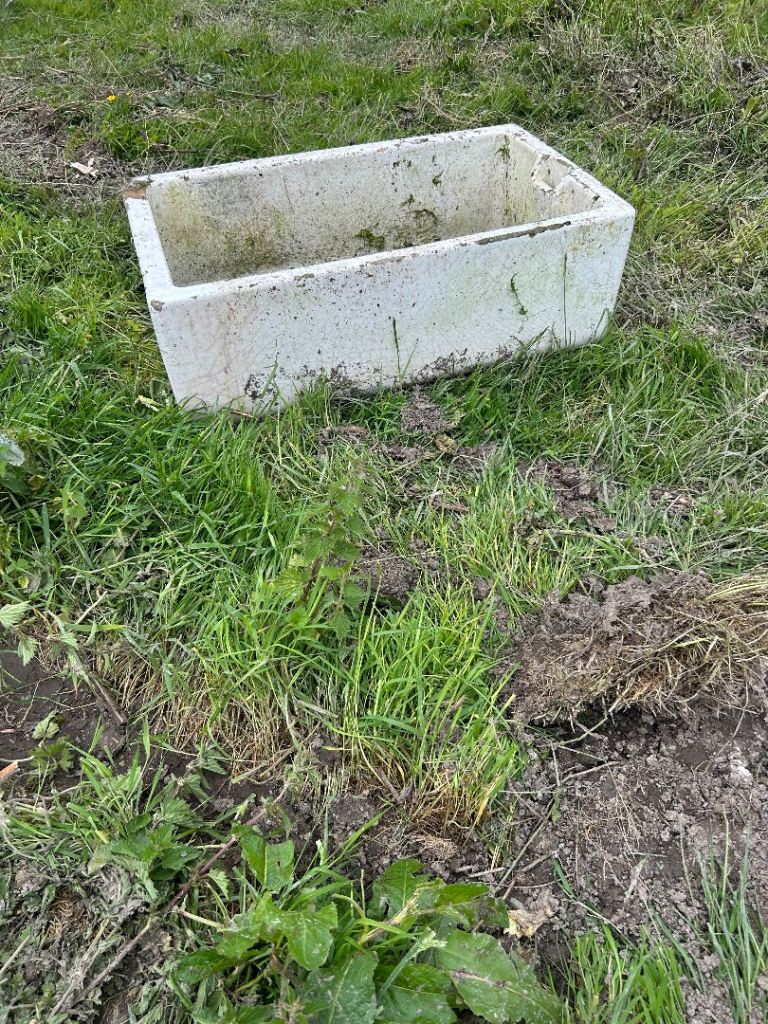 Belfast sink for a gardenConcrete Garden Planter Trough – Used Condition