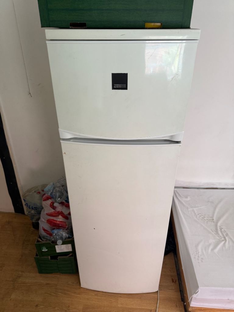 Zanussi Fridge Freezer – Fully Working – £80