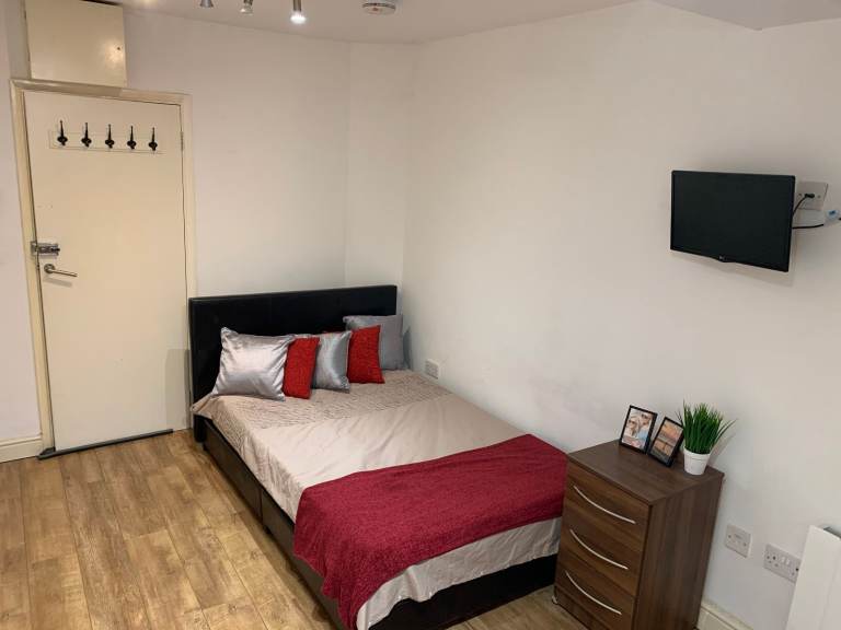 📢 ROOM AVAILABLE — DSS / HOUSING BENEFIT WELCOME 🏠