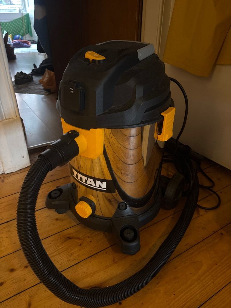 TITAN Wet & Dry Vacuum Cleaner – Good Working Order