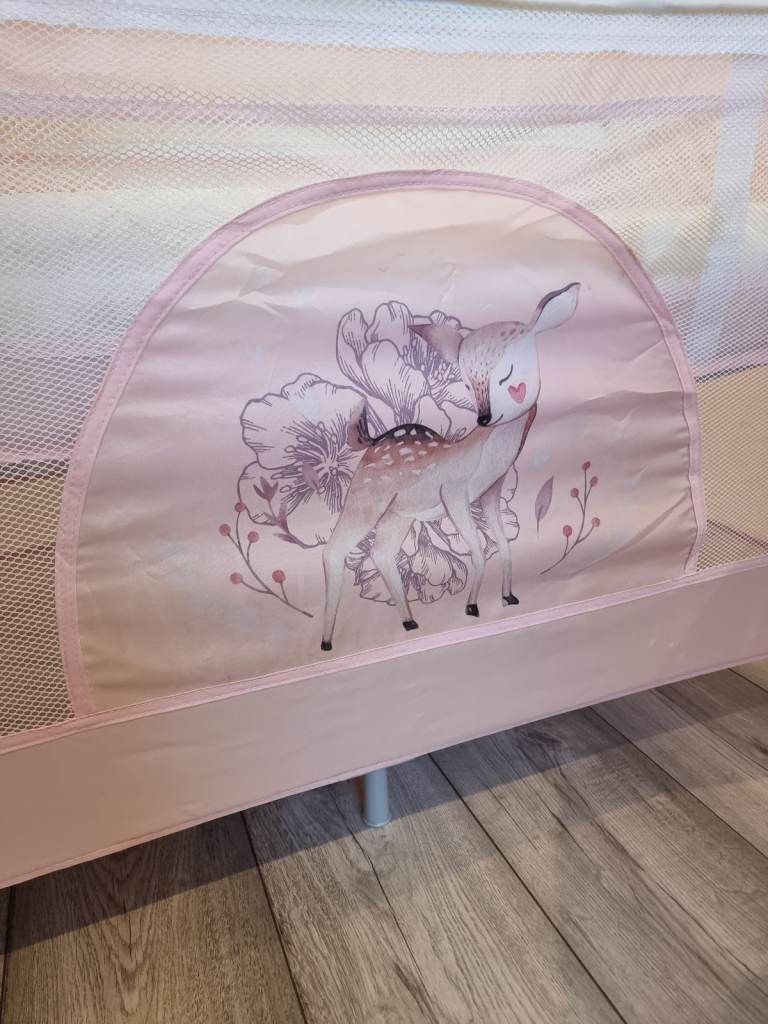 Travel cot for baby/toddler