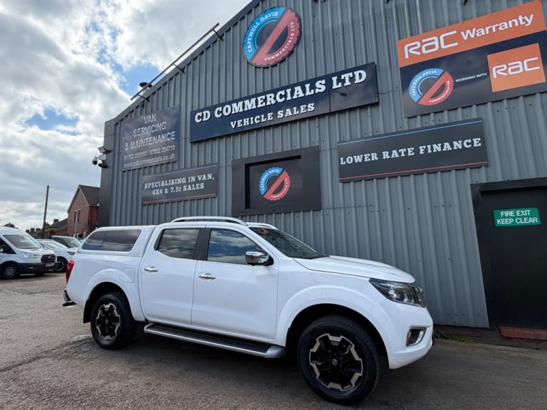 2020 Nissan Navara NP300 2.3DCI TEKNA Automatic Double Cab Pick Up Only 43,000 Miles  PICK UP Die...