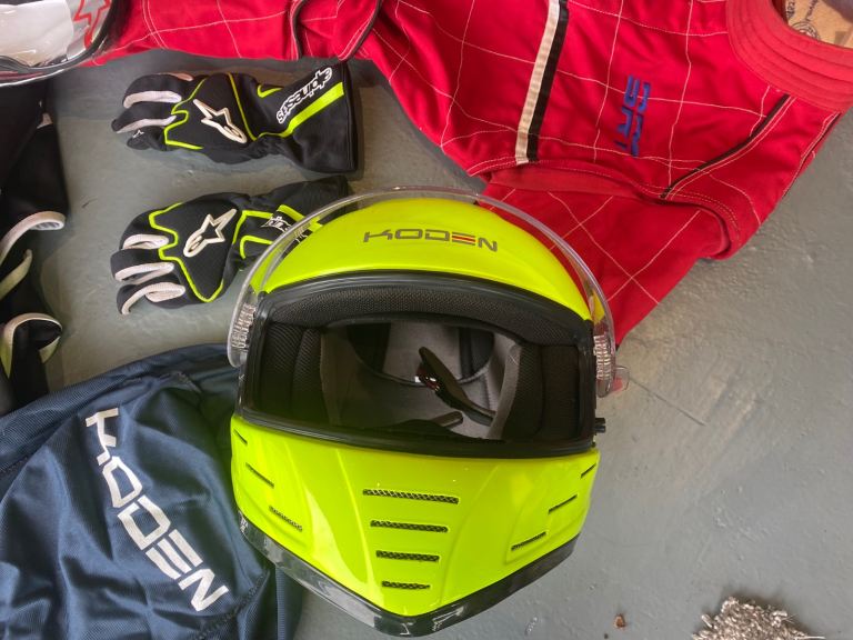 Karting/Motorcycle clothing helmet clo Ives ect 