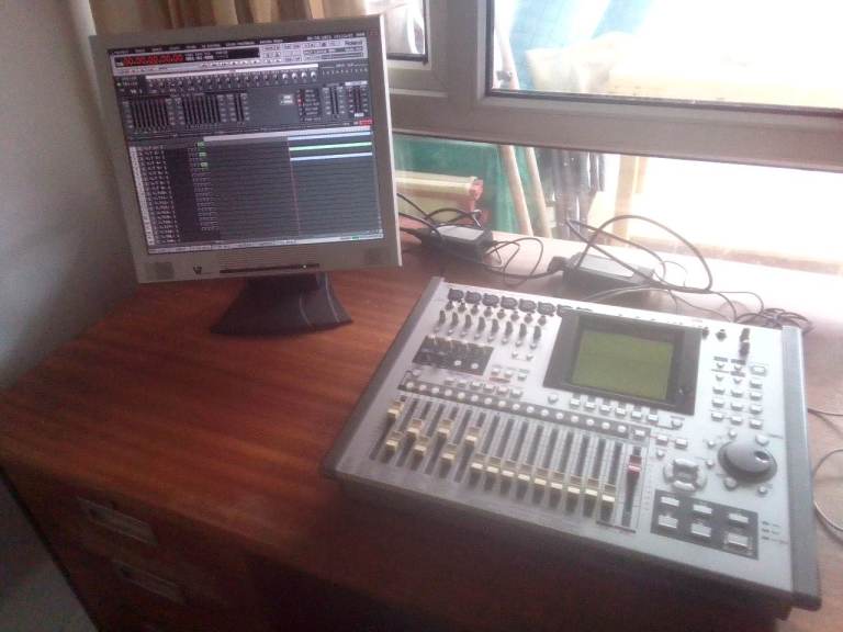 Roland VS-2000CD Digital Studio Workstation Mixer - Good Condition