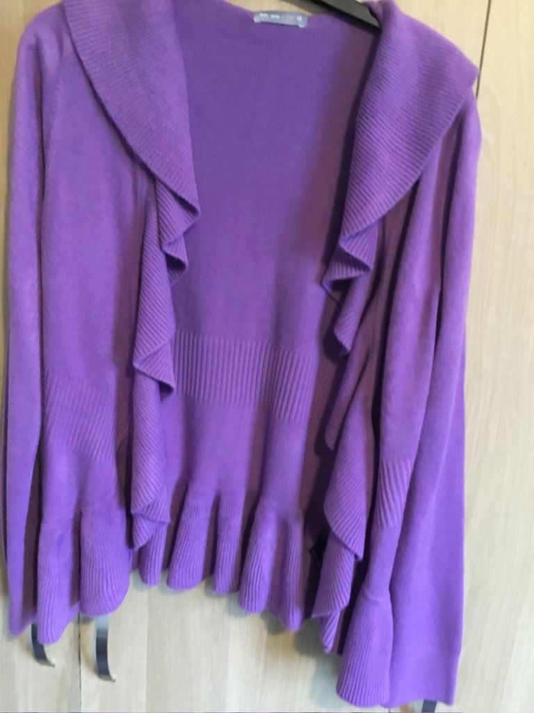 Cardigan with frills