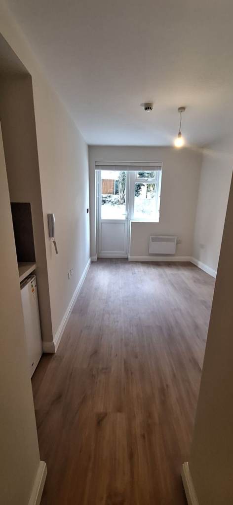 Studio flat to Let in Haringey, Beatrice Rd N4, No deposit, Dss welcome