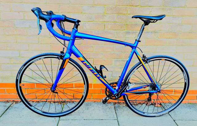 GIANT CONTEND SL 2 SHIMANO CLARIS GROUPSET ALLOY CARBON FIBRE ROAD