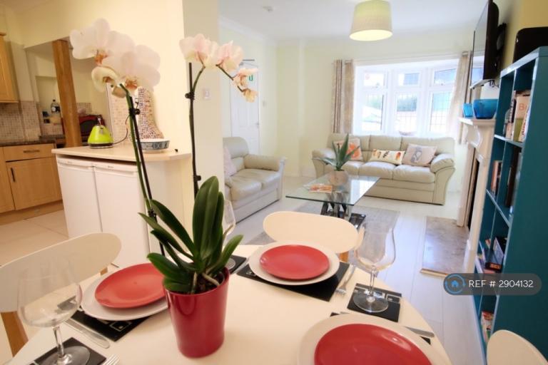 1 bedroom in Leach Road, Aylesbury, HP21 (#2904132)