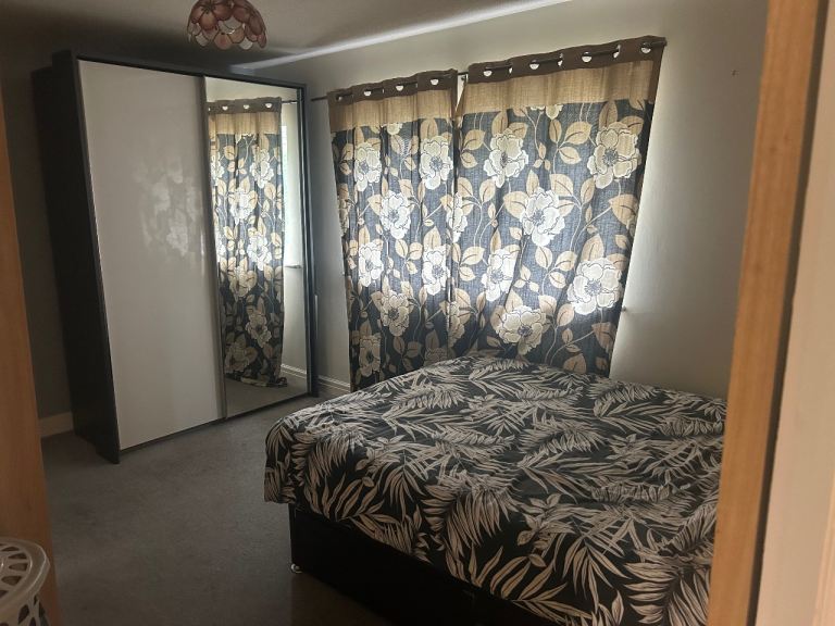 House Share With One Male Occupant In A Quiet Neighbourhood 