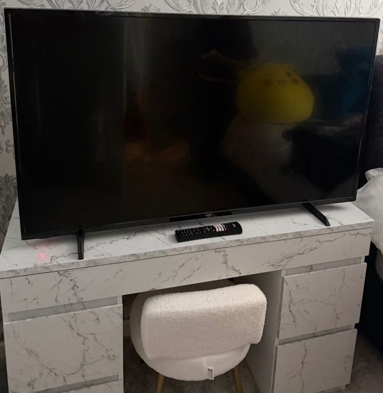 Bush Smart TV and remote