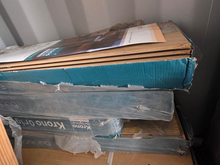 Hard laminate flooring